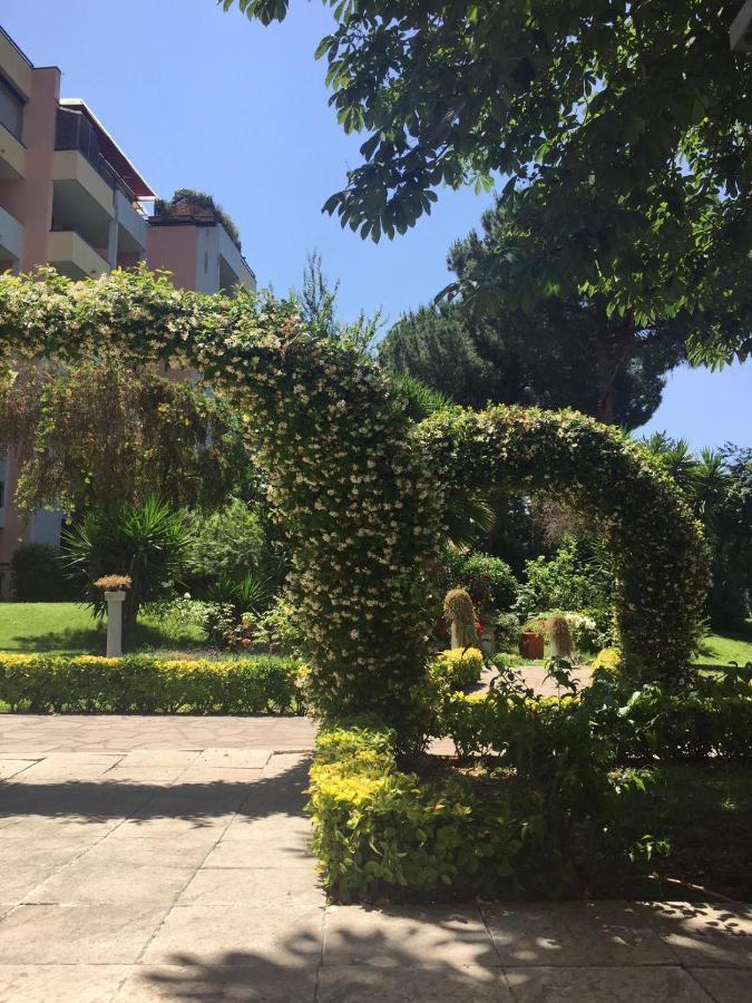 Parco Tirreno Hotel Roma Ngoại thất bức ảnh