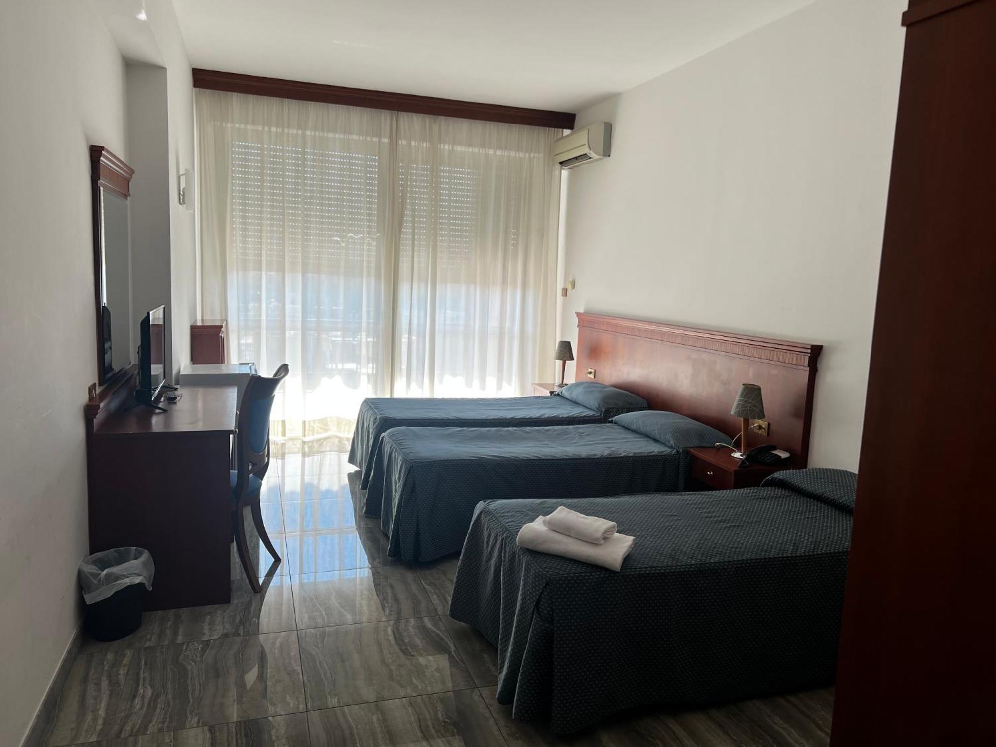Parco Tirreno Hotel Roma Ngoại thất bức ảnh